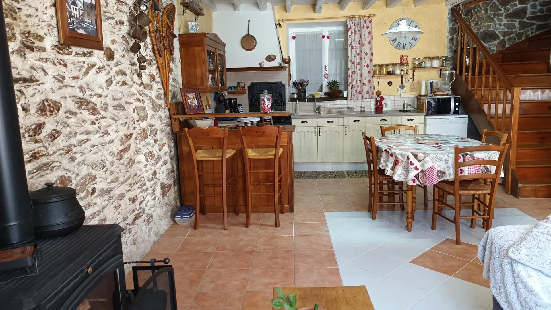 Maison De Village A La Montagne Fos